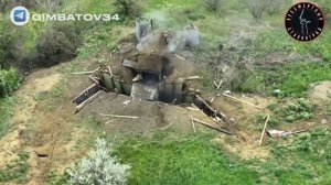 Наши парни штурмуют очередной важный опорный пункты свинорылого врага