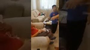 Издевательство над бабушкой в шлеме вирт реальности