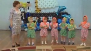 Дети танцуют Танец малышей   Выступление в детсаду