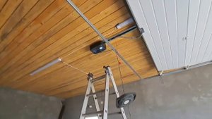 Гаражные автоматические секционные ворота DoorHan