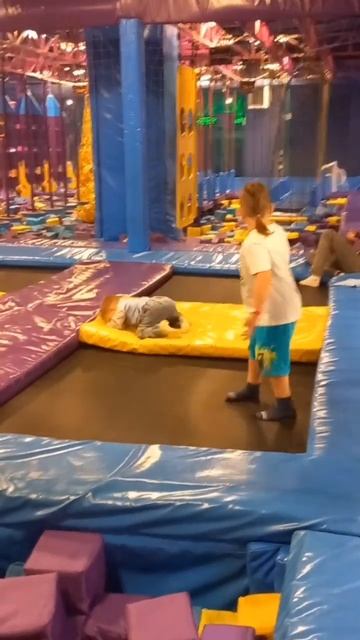 Просто батут! смотреть онлайн