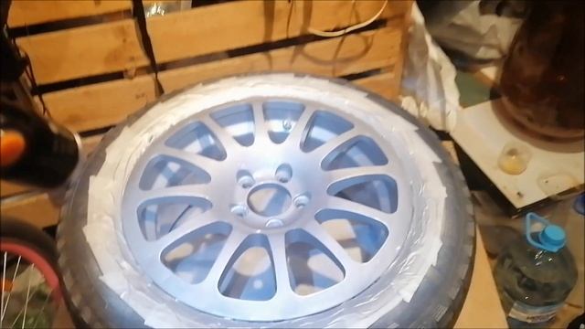 покрасил кованный диск всмпо вега для запаски на луаз