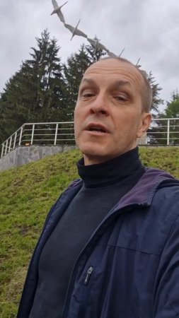 Памятник братьям Газдановым...
