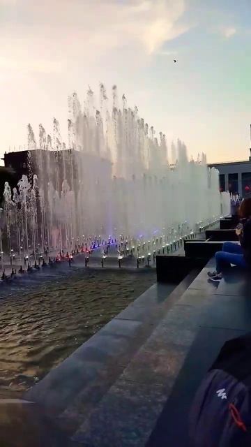 Поющий фонтан. Singing fountain смотреть онлайн