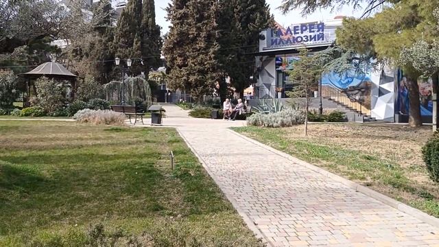 Алушта сейчас  2025/Миндаль цветет в Приморском парке 💮