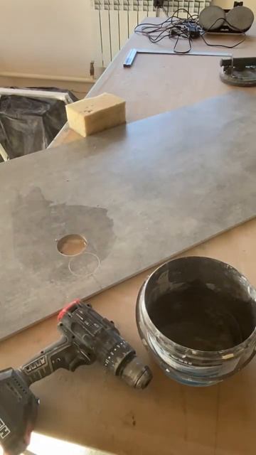Отверстия по розетки #розетки #керамогранит #tiler