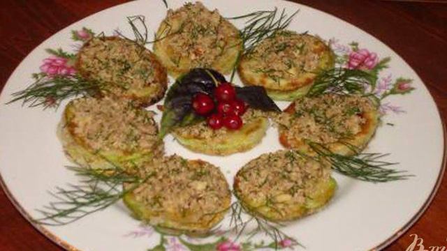 Закусочные кабачки с орехом