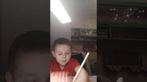 Рома рисует картину весенний лес!