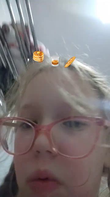 жена ест вкусный десерт смотреть онлайн