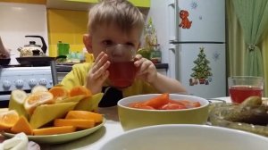 МАЛЬЧИК 3 ЛЕТ РУГАЕТСЯ МАТОМ