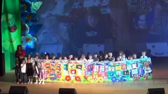 Наши детки на сцене смотреть онлайн