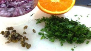 Татртар из лосося с каперсами