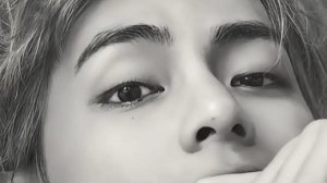 🎨✨ "Искусство Тэхёна: Вдохновение через Граффити и Музыку" 🎶💖