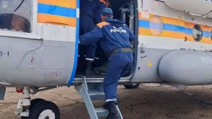 Спасатели остановили распространение пожара на поселок в Бурятии