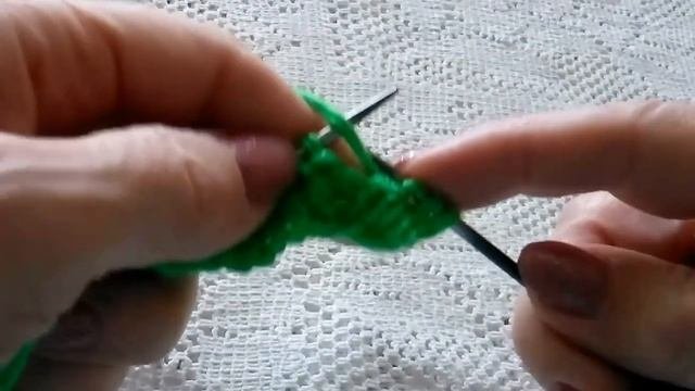 Ажурные вертикальные мережки спицами.