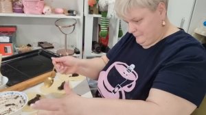Доделываю булочки 🙈🤣🤣😲🌹🌹🌹ухамаздалась🙈🤣🌹🌹