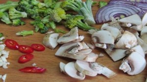 Салат с чечевицей и овощами