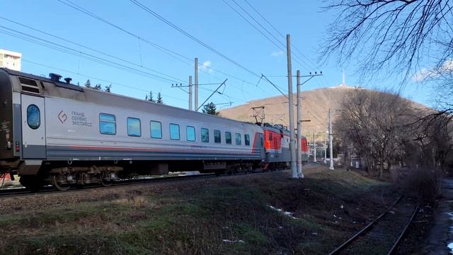 Электровоз ЭП1-097 с поездом Кисловодск—Симферополь «Т смотреть онлайн