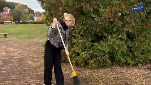 Акция «Труд – крут!» прошла в парке семейных деревьев смотреть онлайн