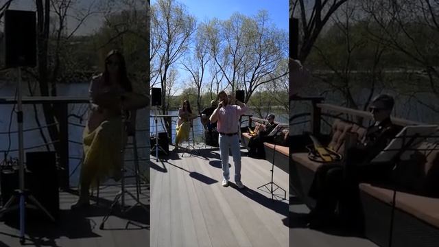 "Ты ждешь Лизавета" из к\ф "Александр Пархоменко"
Поет Сергей Рязанов