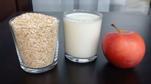 Стакан молока, Стакан овсянки и яблоко! Вкусное блюдо вместо каши