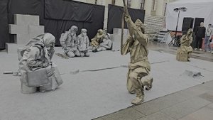Уличный спектакль живых скульптур "Помнить" г.Томск 10.05.0205
