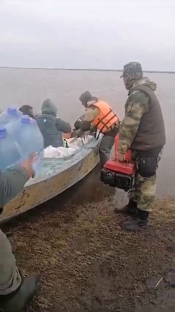 МЧС видишь? Нет! И я не вижу. А ОНИ ЕСТЬ! смотреть онлайн