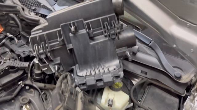 Mercedes benz w204 w212 M271 замена клапан КВКГ без снятия впускно? смотреть онлайн