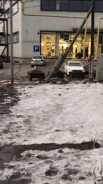 Живёшь в салоне люстры, а у тебя ещё твои БУ люстры люд? смотреть онлайн