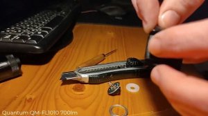 Доработка кнопки  лед фонаря Quantum FL-1010 - ( Ставим вертик?