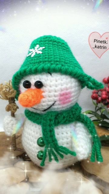 Вязаный снеговик #вязание #вязаниекрючком #снеговик #новыйгод #2024 #подарок смотреть онлайн