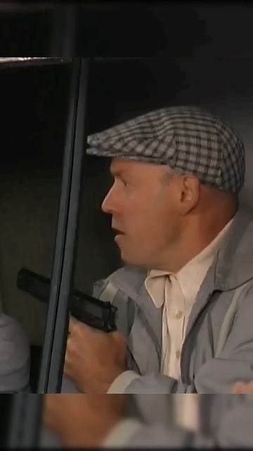 Специально остановил фуру 😳 #фильмы #сериалы #кино смотреть онлайн