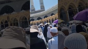 Обход Каабы по нижнему этажу