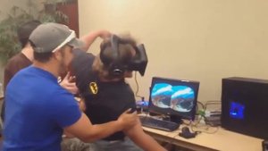 Приколы с очками виртуальной реальности: