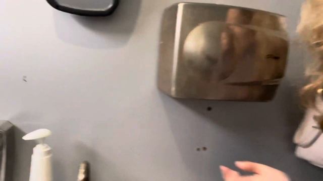 Новороссийск. Платные туалеты на набережной #переезднаюг #переезднаморе смотреть онлайн