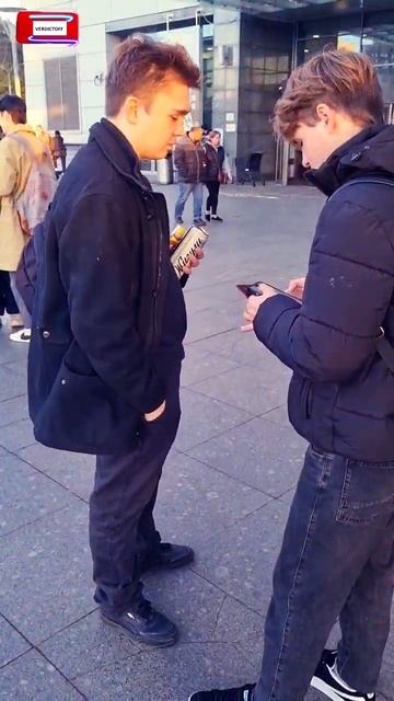 ОПГ вероятных мошенников впаривающих кредитки втираю смотреть онлайн