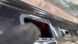 Снятие центрального стоп-сигнала на Сеат Алтеа