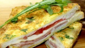 Тост с ветчиной и сыром в яичном кляре