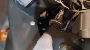 Сузуки бандит 1250 F.  Как заменить лампы головного света