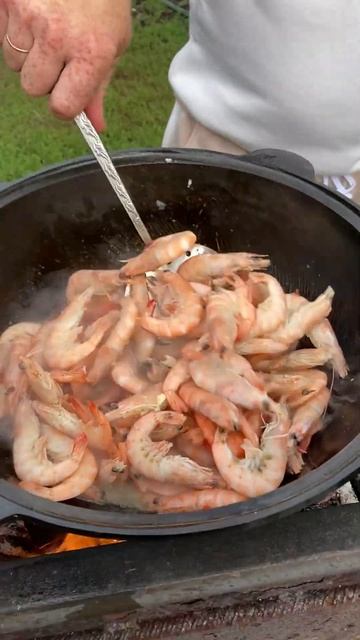 УРАЛЬСКИЕ КРЕВЕТКИ В КАЗАНЕ #рецепты смотреть онлайн