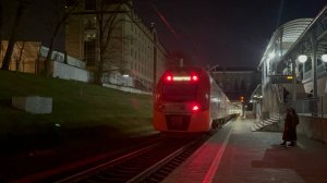 "В тоннель!" Электропоезд "Ласточка" ЭС2Г - 146 на ст.Калининград-Северный, апрель 2025 года