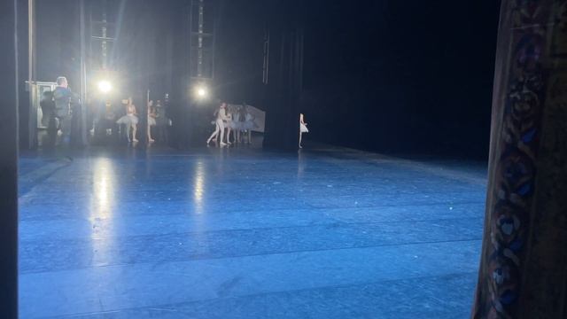 Гастроли в Китай. день 4. Премьера балета "Лебединое озеро" смотреть онлайн