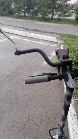 Электросамокат Аово. Монтаж зеркала заднего вида.