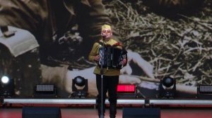 Руслан выступает на главной сцене в столице Удмуртии в  г. Ижевске.