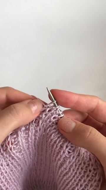 «Полупатентная резинка» по кругу смотреть онлайн