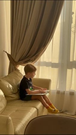 Реалити-шоу "Полюбить учиться". Домашнее видео. Кирилл читает.