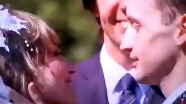 Парень переборщил с поцелуем смотреть онлайн