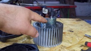 Что делать если Шумит  мотор Печки? Тюнинг Мицубиси Ау?