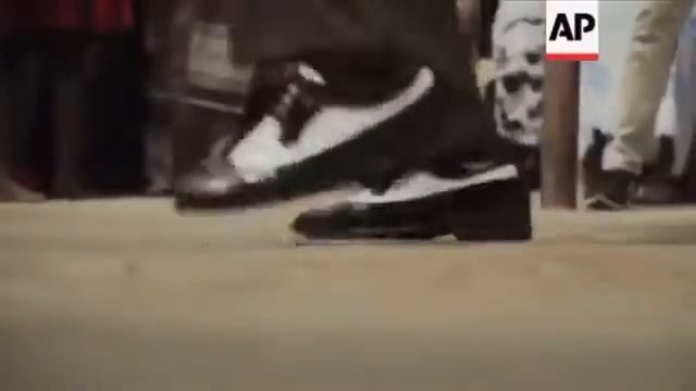 Полний мем про танци смотреть онлайн