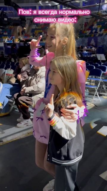 А слабо снимать без лампы? 😂 #свет #видео #блогер #дуба? смотреть онлайн